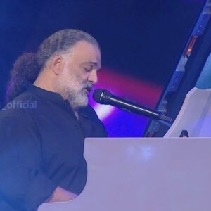 Alireza Assar Instagram - از پنجشنبه و جمعه همين هفته
يعنى(٧و٨)بهمن ماه پخش برنامه بندبازى از پلتفرم فيلم نت شروع ميشه.
گروه هاى درجه يكى در اين برنامه شركت كردند كه نياز به حمايت معنوى شما خواهند داشت.
توليد اين برنامه كار راحتى نبوده.
همه ما اميدواريم كه برنامه رو دوست داشته باشين و به ما و گروه هاى شركت كننده ملحق بشين در اين مسير.
خسته نباشيد ويژه براى همه عزيزانم در گروه توليد و كارگردان درجه يكمون نيما بانك عزيز.
دوستتون دارم و مثل هميشه دلتنگ همه شما هستم.❤️

لطفا برنامه رو از فيلم نت ببينيد