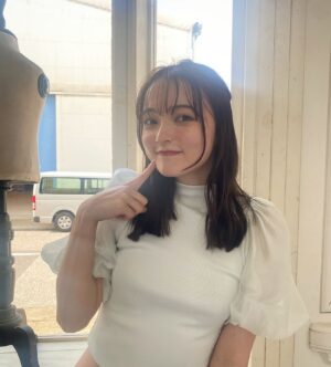Alisa Sakamaki Instagram - 本日発売されたFRIDAY様に出させていただいております✨
表紙はかのんちゃんとみうちゃんと3人で！！！🥰
特撮コラボです〜ぜひみてね！！！

#仮面ライダーガッチャード
#爆上戦隊ブンブンジャー
#friday