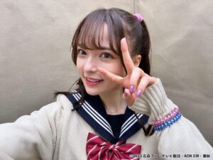 Alisa Sakamaki Instagram - 仮面ライダーガッチャード、Blu-rayCOLLECTION特典

「我ら3年G (ｶﾞｯﾁｬ)組」にて、ラケシスはお嬢様番長になったよー！！

ギャルなラケちゃんもぜひ観てね🥰🥰🥰🐜

#仮面ライダーガッチャード 
#仮面ライダー 
#kamenrider 
#坂巻有紗 
#alisasakamaki 
#ラケシス 
#lachesis