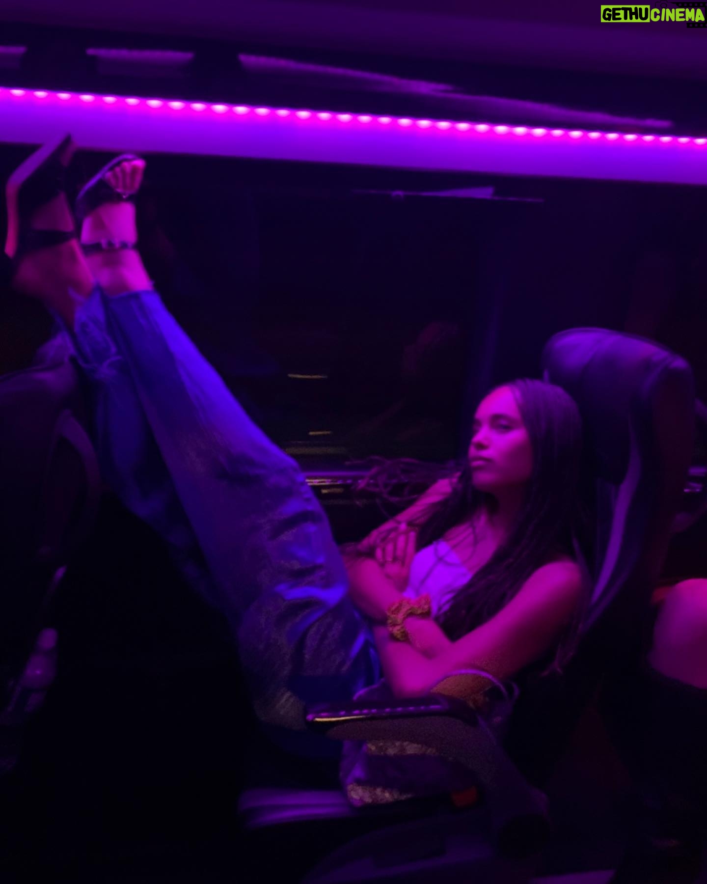 Alisha Boe - 305.4K Likes - No thoughts.. just vibes 😩