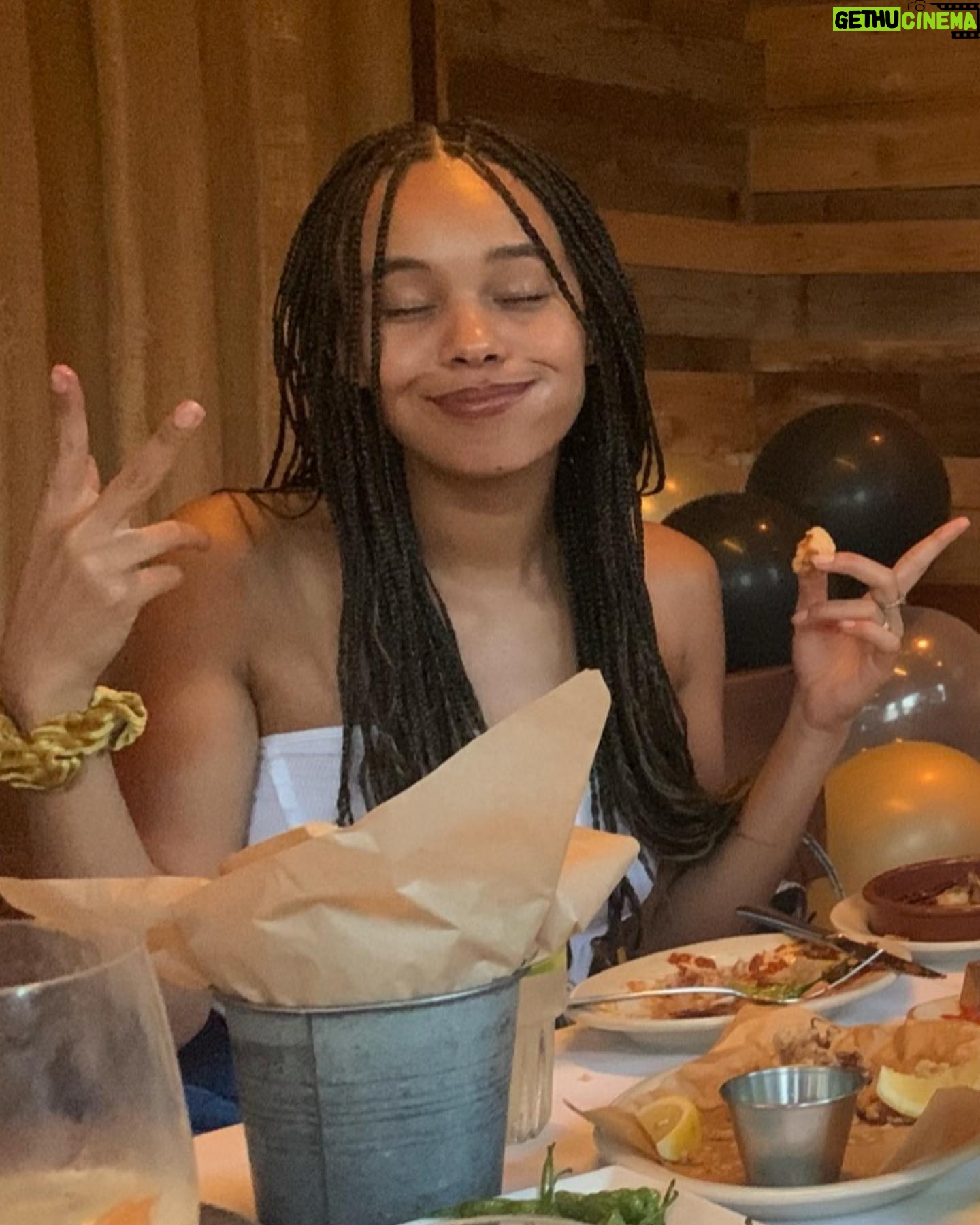Alisha Boe - 305.4K Likes - No thoughts.. just vibes 😩