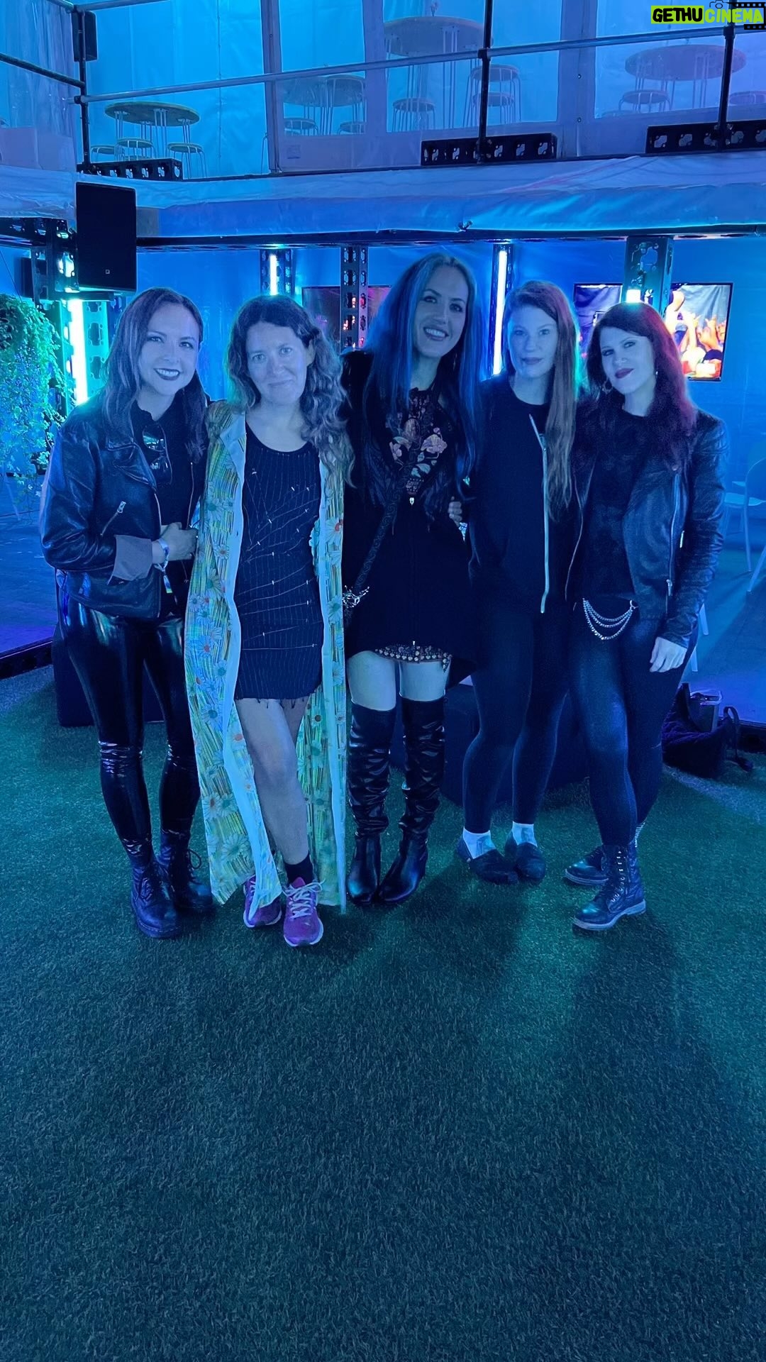 Alissa White-Gluz - 9.9K Likes - Kittie & No Joy!!!!
Also proof that Google is wrong about my height.