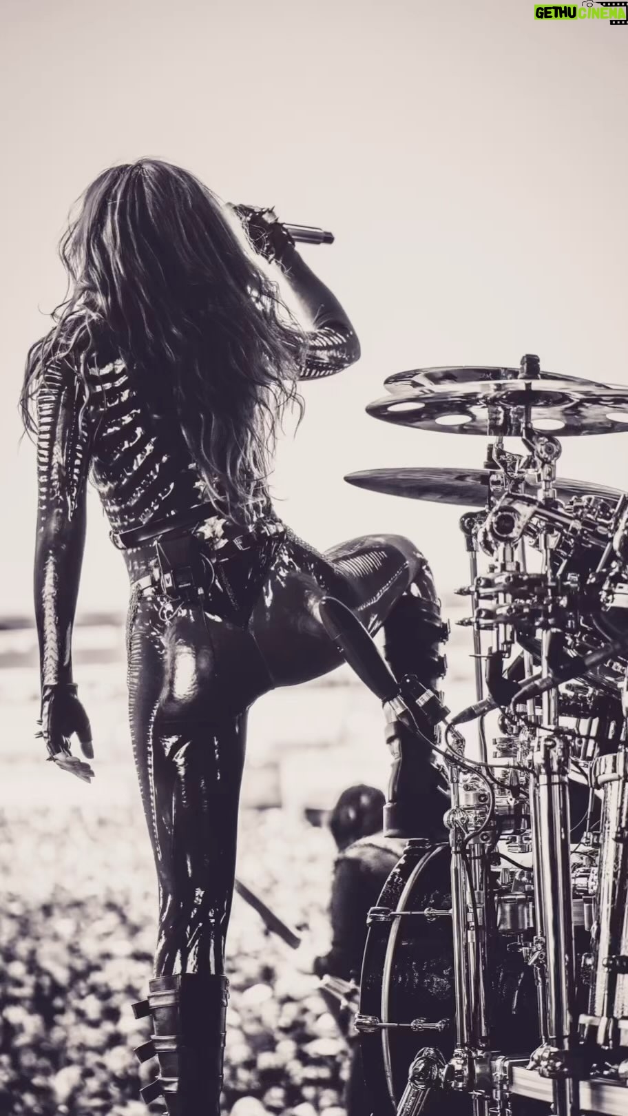 Alissa White-Gluz - 21K Likes - Best place to be!
Photo by @mumpi_kuenster_monsterpics