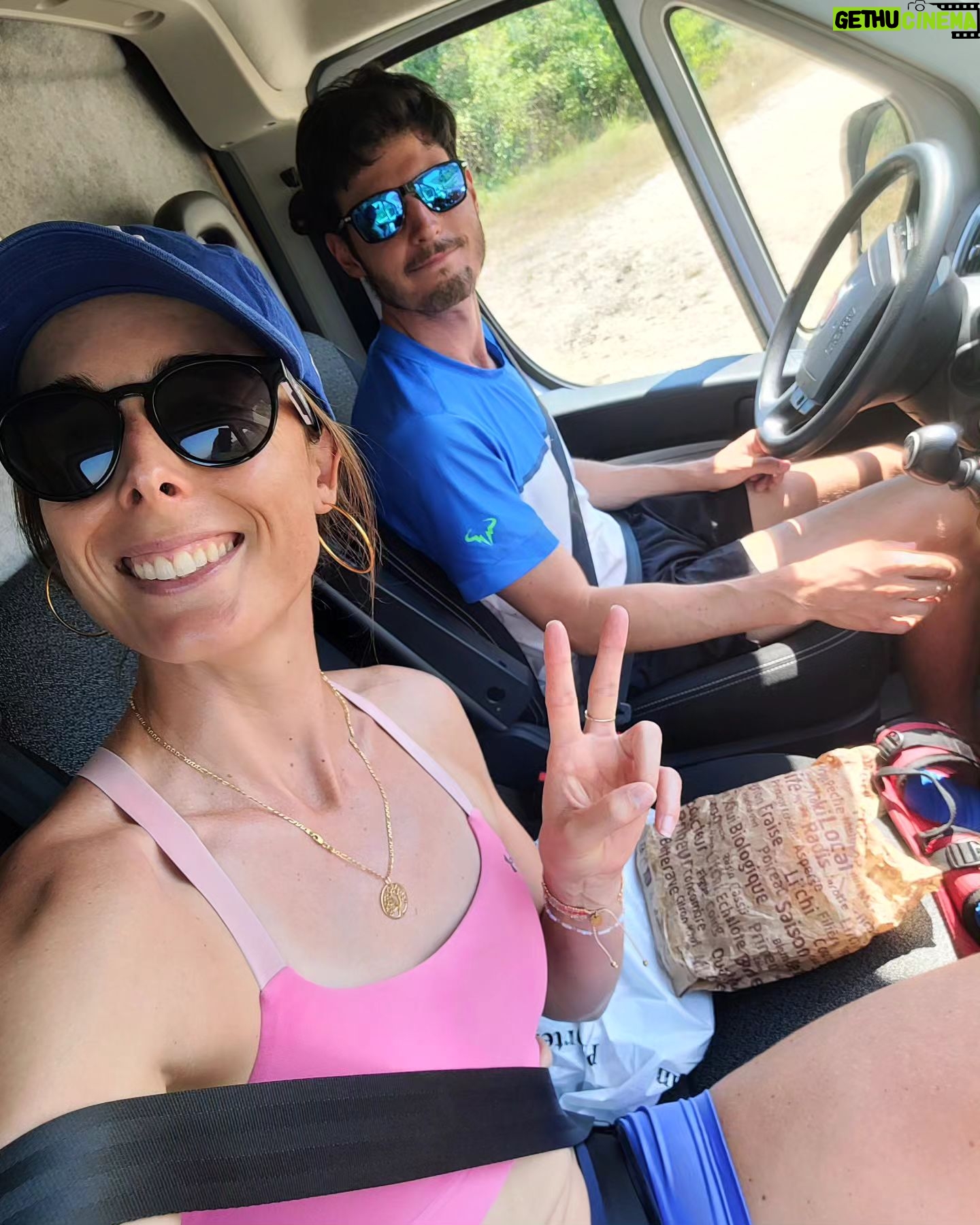 Alizé Cornet - 6.5K Likes - Alors que les JO de Paris battent leur plein (et que je continue de les suivre avec attention 👀🇨🇵💪), aujourd'hui commence pour moi l'un de mes rêves de toujours : sillonner les routes de France en fourgon 🚌
Deux mois d'exploration pour découvrir notre magnifique pays sous un angle nouveau et nous reconnecter à l'essentiel. À la nature, la lenteur, la contemplation, la simplicité.
Deux mois d'un voyage qui sera sans doute inoubliable, de la Drôme à la Haute Savoie, en passant par les Pyrénées, la Bretagne et le Jura.
L'aventure, la liberté.
What else ? ✌️
#vanlife