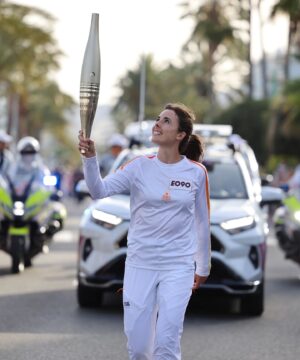 Alizé Cornet Instagram - Ce fut évidemment un crève-cœur de ne pas me qualifier pour mes 5ème jeux olympiques à la maison, mais quelle immense joie de porter toutes ces valeurs sportives si chères à mon cœur à bout de bras. De relayer cette flamme, symbole de paix et d'unité, qui devrait nous inspirer en cette période où nous pourrions être divisés.

Merci @paris2024 et ma @villedenice pour ce moment magique 🔥 et bon courage à tous les merveilleux athlètes qui vont représenter la France cet été 🇨🇵💪

#relaisdelaflamme #Paris2024