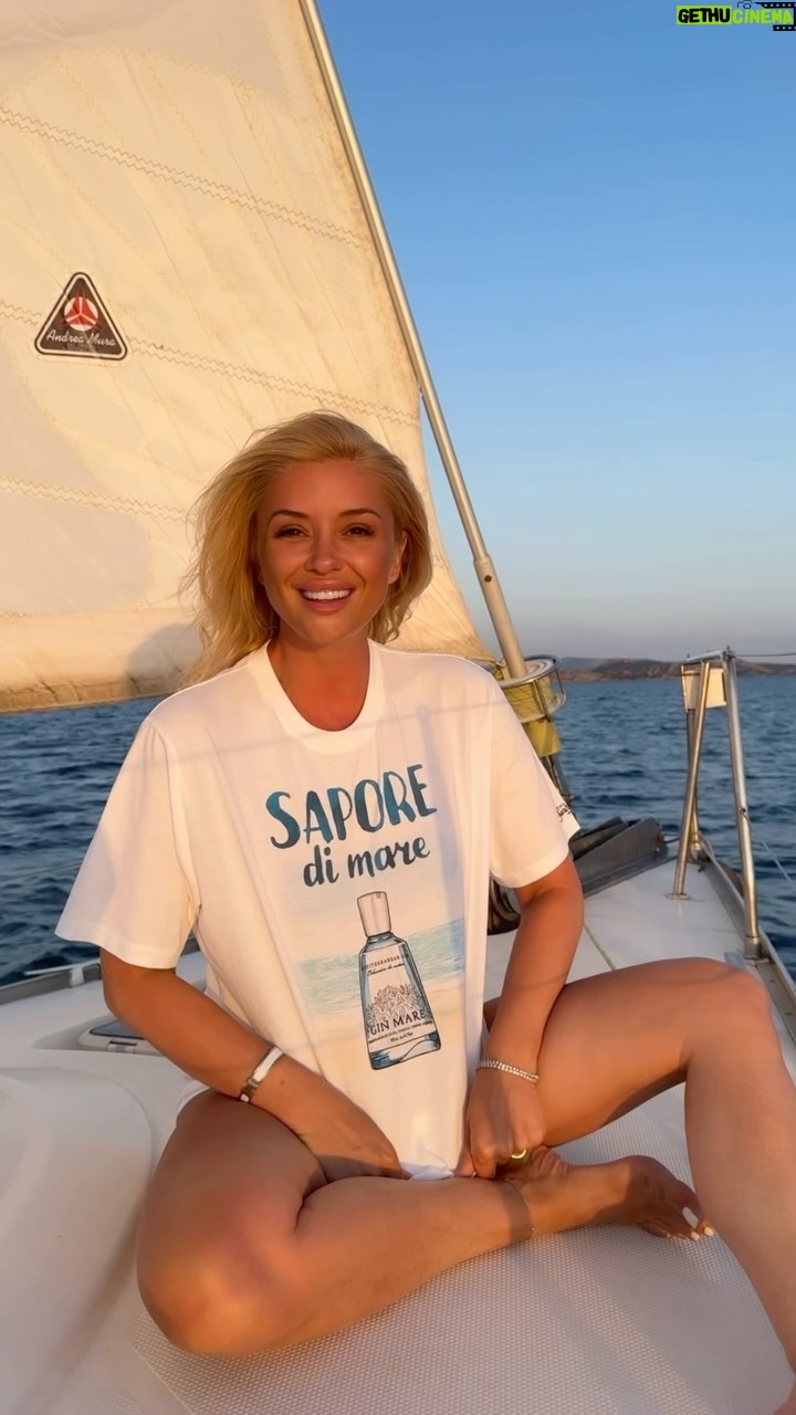 Alketa Vejsiu - 5.3K Likes - Boats and Dreams
#boats #wella #sealife #boatlife #sardegna #goldenhour #sunset #sunsetlovers