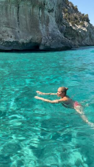 Alketa Vejsiu Instagram - Costa Di Baunei…

#spettacolare #sardegna #sardinia