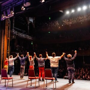 Ally Beardsley Instagram - Dimension 20 does the UK & Ireland thank u to everyone who came to the shows and got QUANGLED 🌽🍋🗽🦋🍭⚔️💩💨🎰🍬🥃