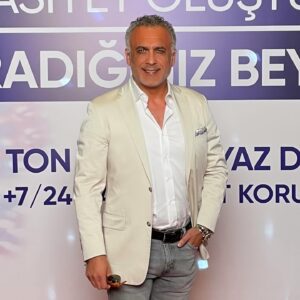 Alper Atak Instagram - Sensodyn Night…💫 @aurascopeproject
@sensodynetr #aradığınızbeyazlık @sokmentalent