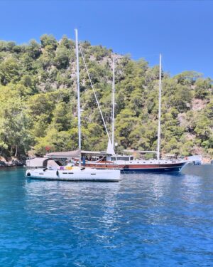 Alper Atak Instagram - “Denizin bana öğrettiği tek şeyi sadece üç sözcükle özetleyebilirim: Her şey geçer.”
17.07.2024
Seyir günlüğü #sailor #sailinglife ⛵️