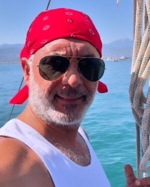 Alper Atak Instagram - “Denizin bana öğrettiği tek şeyi sadece üç sözcükle özetleyebilirim: Her şey geçer.”
17.07.2024
Seyir günlüğü #sailor #sailinglife ⛵️