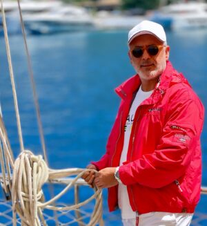 Alper Atak Instagram - Pruvamız neta, dümenimiz viya, rüzgarımız kolay olsun. Hoşgeldin Haziran…💫⛵️ #sailing #sailinglife #sailinglifestyle #yazzcollective