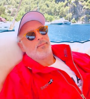 Alper Atak Instagram - Pruvamız neta, dümenimiz viya, rüzgarımız kolay olsun. Hoşgeldin Haziran…💫⛵️ #sailing #sailinglife #sailinglifestyle #yazzcollective