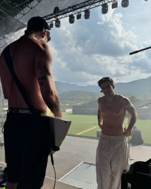 Álvaro de Luna Instagram - oskierooskierooskierooskiero 💝💘💖💕💞💓💗

@vallvivafestival @boombastic_festival