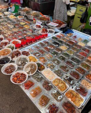 Alvin Zhou Instagram - Markets in Korea are 😮‍💨
