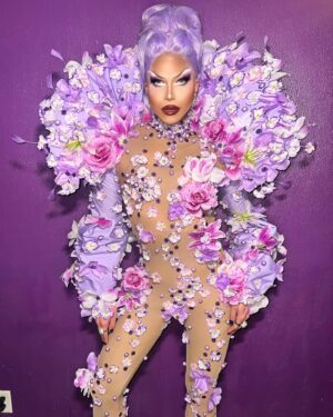 Alyssa Hunter Instagram - BLOOMING IN LAVENDER! 💜🌸🪻🌷

Category Is: “I Can Buy myself Flowers” 

#SpringHasSprungLook✨
Special guest at the Coronation of the new Miss Orlando Babalu 2024 @babalunationalsystem. Thank You @kidamandersonofficial For having me and for a wonderful Weekend in Orlando. I Love You all.💐

🪡Base: @flowers_nahara 
🔨Styled: @thealyssahunter 
💇🏼‍♀️Hair: @luova.wigs 

#Lavender #flowers #Spring #Costume #Drag #rupaulsdragrace #Superstar #Fashion #creativity #tattoo #loreen #lavenderhair #DragRace #Allstars #Primavera