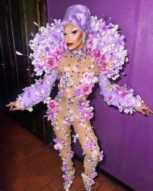 Alyssa Hunter Instagram - BLOOMING IN LAVENDER! 💜🌸🪻🌷

Category Is: “I Can Buy myself Flowers” 

#SpringHasSprungLook✨
Special guest at the Coronation of the new Miss Orlando Babalu 2024 @babalunationalsystem. Thank You @kidamandersonofficial For having me and for a wonderful Weekend in Orlando. I Love You all.💐

🪡Base: @flowers_nahara 
🔨Styled: @thealyssahunter 
💇🏼‍♀️Hair: @luova.wigs 

#Lavender #flowers #Spring #Costume #Drag #rupaulsdragrace #Superstar #Fashion #creativity #tattoo #loreen #lavenderhair #DragRace #Allstars #Primavera