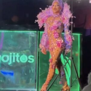 Alyssa Hunter Instagram - BLOOMING IN LAVENDER! 💜🌸🪻🌷

Category Is: “I Can Buy myself Flowers” 

#SpringHasSprungLook✨
Special guest at the Coronation of the new Miss Orlando Babalu 2024 @babalunationalsystem. Thank You @kidamandersonofficial For having me and for a wonderful Weekend in Orlando. I Love You all.💐

🪡Base: @flowers_nahara 
🔨Styled: @thealyssahunter 
💇🏼‍♀️Hair: @luova.wigs 

#Lavender #flowers #Spring #Costume #Drag #rupaulsdragrace #Superstar #Fashion #creativity #tattoo #loreen #lavenderhair #DragRace #Allstars #Primavera
