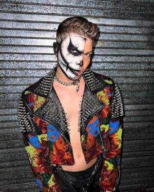 Alyssa Hunter Instagram - SKULL 💀🤘🏼🔥⚙️ 
#YellowHalloween2023 

🖌️ Makeup/ Look: By me. 

#HappyHalloween #Skull #esqueleto #Punk #yellowhalloween2023 #Boo #DragRace #trade 
#Costumes #saw  #skullmakeup