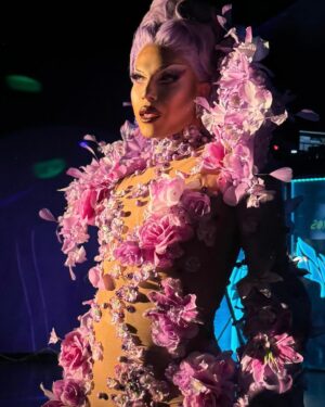Alyssa Hunter Instagram - BLOOMING IN LAVENDER! 💜🌸🪻🌷

Category Is: “I Can Buy myself Flowers” 

#SpringHasSprungLook✨
Special guest at the Coronation of the new Miss Orlando Babalu 2024 @babalunationalsystem. Thank You @kidamandersonofficial For having me and for a wonderful Weekend in Orlando. I Love You all.💐

🪡Base: @flowers_nahara 
🔨Styled: @thealyssahunter 
💇🏼‍♀️Hair: @luova.wigs 

#Lavender #flowers #Spring #Costume #Drag #rupaulsdragrace #Superstar #Fashion #creativity #tattoo #loreen #lavenderhair #DragRace #Allstars #Primavera