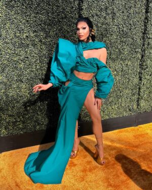 Alyssa Hunter Instagram - 74th Emmy’s Awards 2022.✨🎬🏆 

Wow what a magical and beautiful night I experienced last night, I never imagined stepping on, much less being nominated for the Emmy’s with my cast. Thank you once again @rupaulsdragrace for changing my life. To the @televisionacad Thanks for the nomination and for a wonderful night. 

🪡: @wmurphyofficial 
✨: @fabiandelafuentes 
👠: @defe83 
💇🏼‍♀️: @dougoconnell13 
💅🏼: @nailsdreams_20 

#emmyawards #DragRace #rupaulsdragrace #emmys2022 #AlyssaHunter #RedCarpet #Glam #emmynominee #couturefashion
