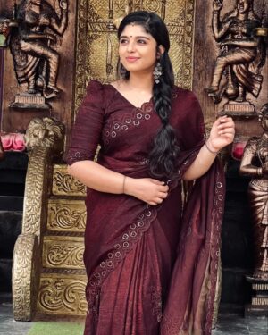 Amala Gireesan Instagram - Costume by @sanskritisilks2023 💕💕💕

#saree #sareelove #shoot #mazhavilmanorama #swayamvaramserial #rakhi
