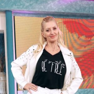 Amalia González Instagram - Mañana vuelvo con todo a mi programa!!!🥳

Los espero a las 10 am por @ciudad_magazine en @empezareldiaoki y les cuento todo lo de estos días que estuve ausente 😉

Nos vemos? 🧡