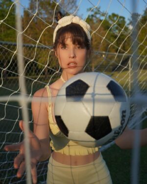 Amanda Cerny Instagram - Who’s your favorite player?! ⚽️🏆