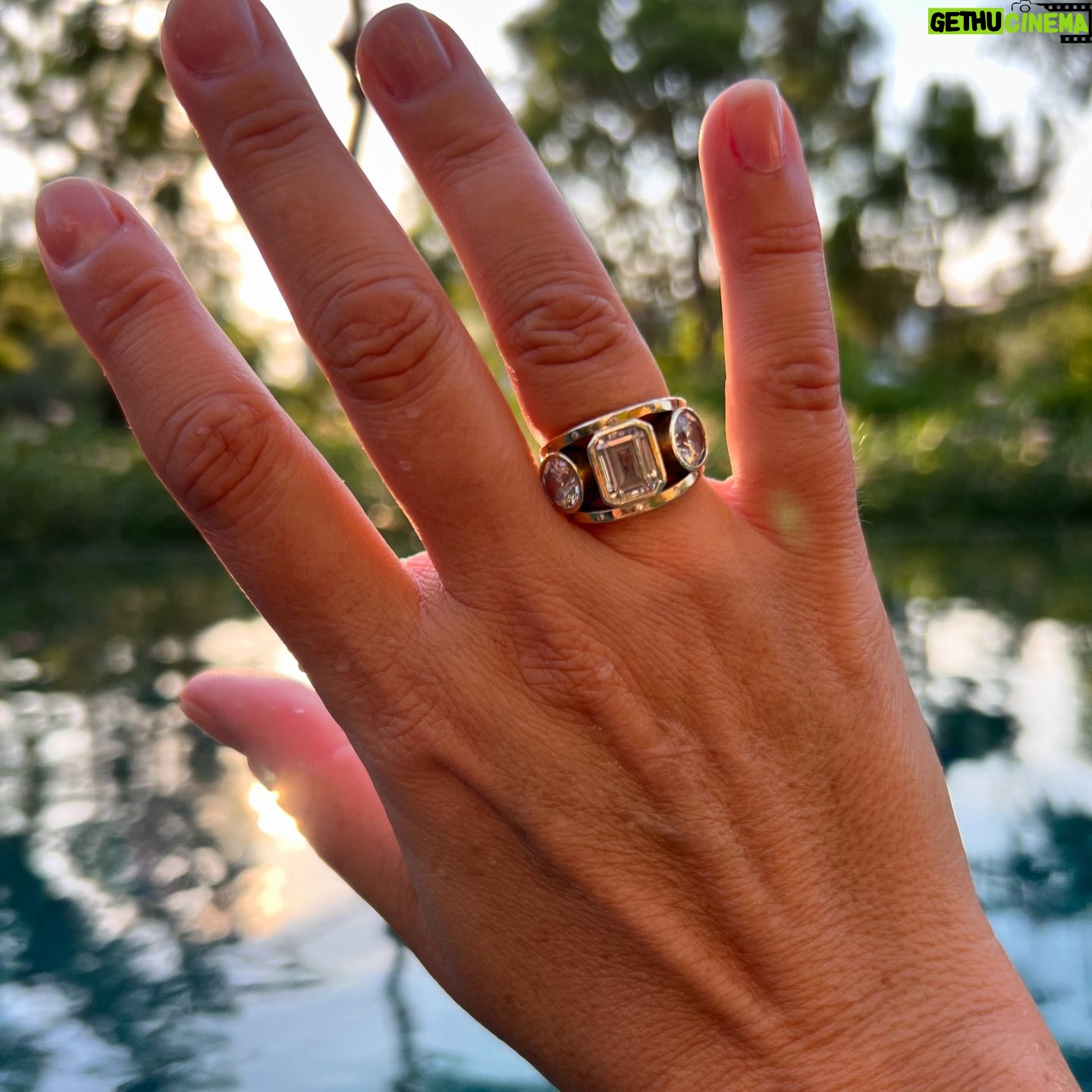 Amanda Lamb - 2.1K Likes - Got to love a bit of gold accessories with a sun tan…. Tagged each one for you so you can see where they’re from and I’ll link them on stories too…