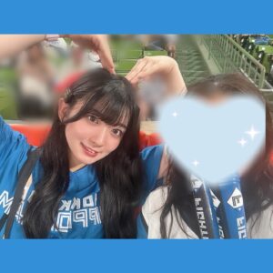 Amane Shindo Instagram - 現地からはむほー⚾️💙

チケット発売日からママとずっと楽しみにしていた試合観戦🏟
両チームめちゃくちゃアツい闘いだった…感動ｯｯｯ‼️😭✨️

日ハムの勝利！！！！！！！
本日のヒーローはマルちゃん⚾️🌟⋆꙳
ホームラン打った時嬉しすぎて泣きました😭😭😭
本当にヒーローすぎますｯｯｯ✨️
 
ドリオも連れてきちゃった(៸៸>⩊<៸｀)

球場グルメも試合も芝生も楽しんで、沢山勇気と元気を貰いました！！
お仕事頑張るパワーになったぁぁぁ💪💪💪💪💪
私も明日からまた頑張るぞ〜‼️

 #北海道日本ハムファイターズ  #lovefighters  #日ハム  #野球観戦  #野球女子  #ねすぐらむ