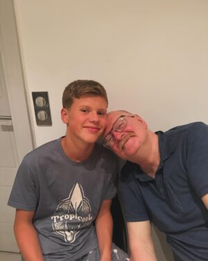 Amélie Neten Instagram - Les retrouvailles ❤️ 

« Mon papa est avec nous pour quelques jours dans le sud. Nous allons profiter à fond 🥰🥰🥰🥰