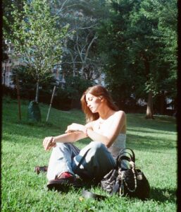 Actress Amelie Zilber HD Instagram Photos and Wallpapers August 2024