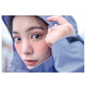Ami Touma Instagram - 発売中の#美的 8月号に出させていただきました！
雨の日の落ち込んだ気分を上げてくれるようなメイクを紹介しています。
私は、雨の日を少しでも楽しめるよう、雨の日にしか見られない綺麗なものを探すようにしてます☔️
ぜひ見てみてください‼️