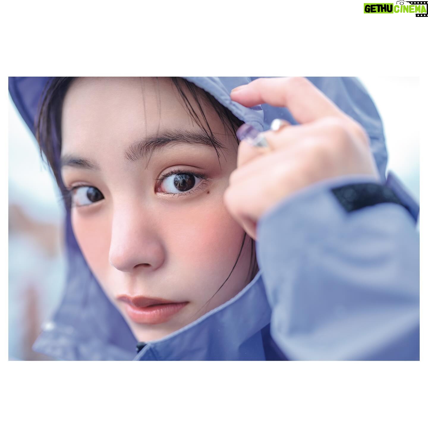 Ami Touma - 28.4K Likes - 発売中の#美的 8月号に出させていただきました!
雨の日の落ち込んだ気分を上げてくれるようなメイクを紹介しています。
私は、雨の日を少しでも楽しめるよう、雨の日にしか見られない綺麗なものを探すようにしてます☔️
ぜひ見てみてください‼️
