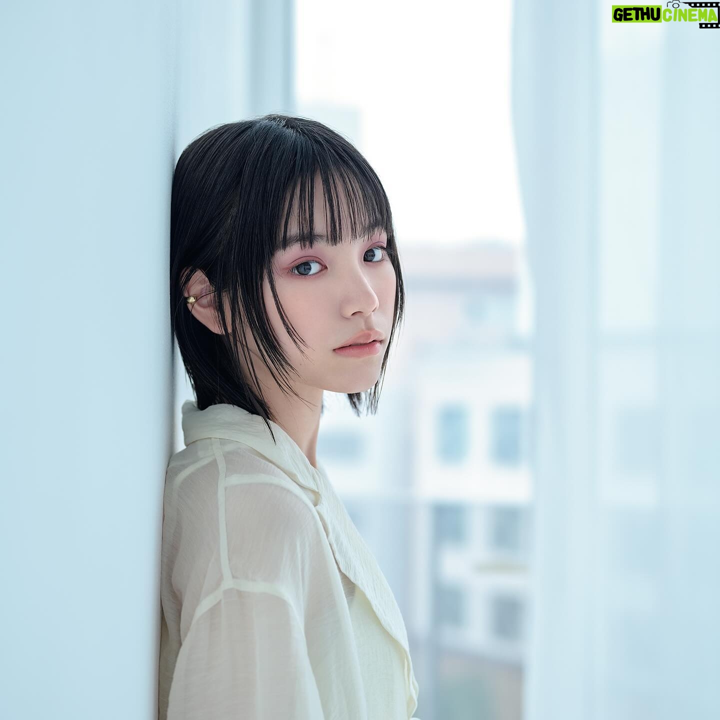Ami Touma - 28.4K Likes - 発売中の#美的 8月号に出させていただきました!
雨の日の落ち込んだ気分を上げてくれるようなメイクを紹介しています。
私は、雨の日を少しでも楽しめるよう、雨の日にしか見られない綺麗なものを探すようにしてます☔️
ぜひ見てみてください‼️