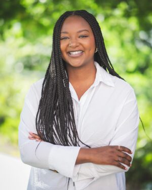 Aminata Touré Instagram - Künftig stellvertretende Ministerpräsidentin in Schleswig-Holstein sein zu dürfen, ist für mich eine absolute Ehre. Dieser Aufgabe werde ich mit vollem Herzblut und im Interesse der Menschen in Schleswig-Holstein nachkommen. 

Unsere neue Finanzministerin wird Silke Schneider sein. Ich freue mich sehr auf die Zusammenarbeit mit dir und ich weiß, dass du diese Aufgabe gewissenhaft und verantwortungsvoll erfüllen wirst. 

Wir stehen gesellschaftlich vor sehr großen Herausforderungen und in Teilen merken viele von uns schon tagtäglich die Veränderungen, die auf uns einwirken.
Umso wichtiger ist es, dass wir als Politiker*innen mit klarem Kompass unserer Verantwortung gerecht werden. 

Das ist der Anspruch dieser schwarz-grünen Koalition in der Vergangenheit gewesen und so wird es auch in Zukunft bleiben. 

Der offizielle Wechsel findet zum 1. August 2024 statt.