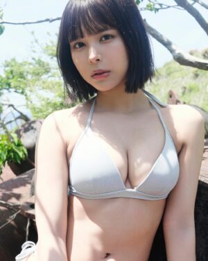 Amisa Miyazaki Instagram - 1年半ぶりのグラビアです♡
・
【お知らせ】
本日発売の週刊プレイボーイにて宮崎あみさの1年半ぶりのグラビアが掲載されてます！！
是非沢山の人に見て頂けたらと思ってます！
デジタル写真集「ずっとキミを待っていた」こちらも盛りだくさんになってるよー🩵