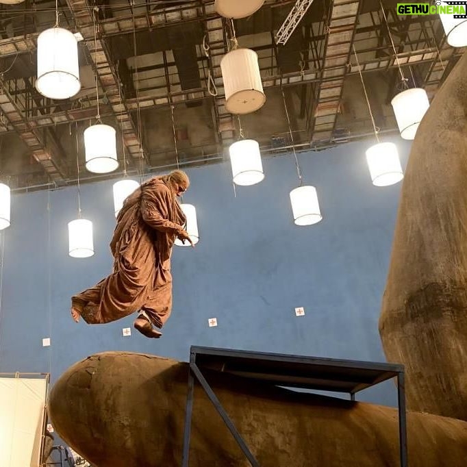 Amitabh Bachchan - 335.8K Likes - Errr … KALKI at work !! Umm .. just hanging around 😝
