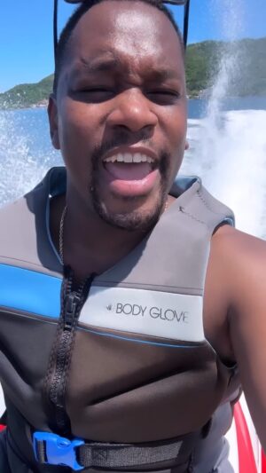 Aml Ameen Instagram - It’s Summer Time Baby! Enjoy yours 🥂🕺🏾 🪩 💃🏽🌴🍹✈️🚁😁🥳 The Caribbean Seas are lovely. Europe next 👨🏾‍🚀🥷🏾😁🧊🗣️💃🏽💃🏿🥳