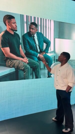 Aml Ameen Instagram - @accesshollywood was smoooooooth. 😮‍💨
Gave me such a warm reception with the #ManInFull art work. I live out here alot, but these moments feel proper Hollywood 😁. Those shows you’ve watched since you were a yout.

Big up @mariolopez @kithoover and my guy @iamscottevans - you guys know how to make a Londoner feel welcome. Thank you 👊🏾 

Interview incoming 🫡

AA 🌏

1-13 🚀