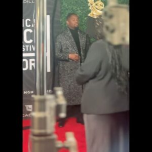 Aml Ameen Instagram - @americanblackfilmfestival Honors Last Night was beautiful. The gravitas of talent and amalgamation dopeness is one room. Special.

#Slide3 did a little short film called
 “Black Excellence” 🎞️ 😎

Andra Day voice is out of the world 🌎
