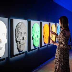 Amy Corbett Instagram - It’s been a super inspiring week with a sneak peek of @artofthebrickimmersive which opened in Atlanta this week 🙌
Such an incredible array of sculptures and art made from the humble LEGO brick by the ever talented @nathansawaya 
If get a chance…it’s definitely worth checking it out 🤩 (reel to follow - it’s been a busy week!) #legoemployee

#artofthebrick #theartofthebrick #lego #legobricks #legodesign #art #play #create #design