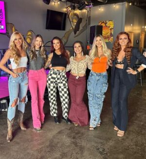 Amy Dumas Instagram - From the desert, to the coast and on to Corpus Christi. I love being out on the road connecting with all of you, seeing old friends and of course getting in a little time to explore. See ya soon @cctxcomiccon in Corpus Christi- what should I make time to see in the area… besides you?
