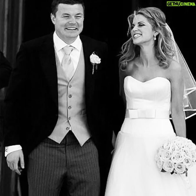 Amy Huberman - 14.7K Likes - Happy anni Bodfeatures! Cant believe it’s 14 years! Feels so much longer.
(Jk jk 🫶)