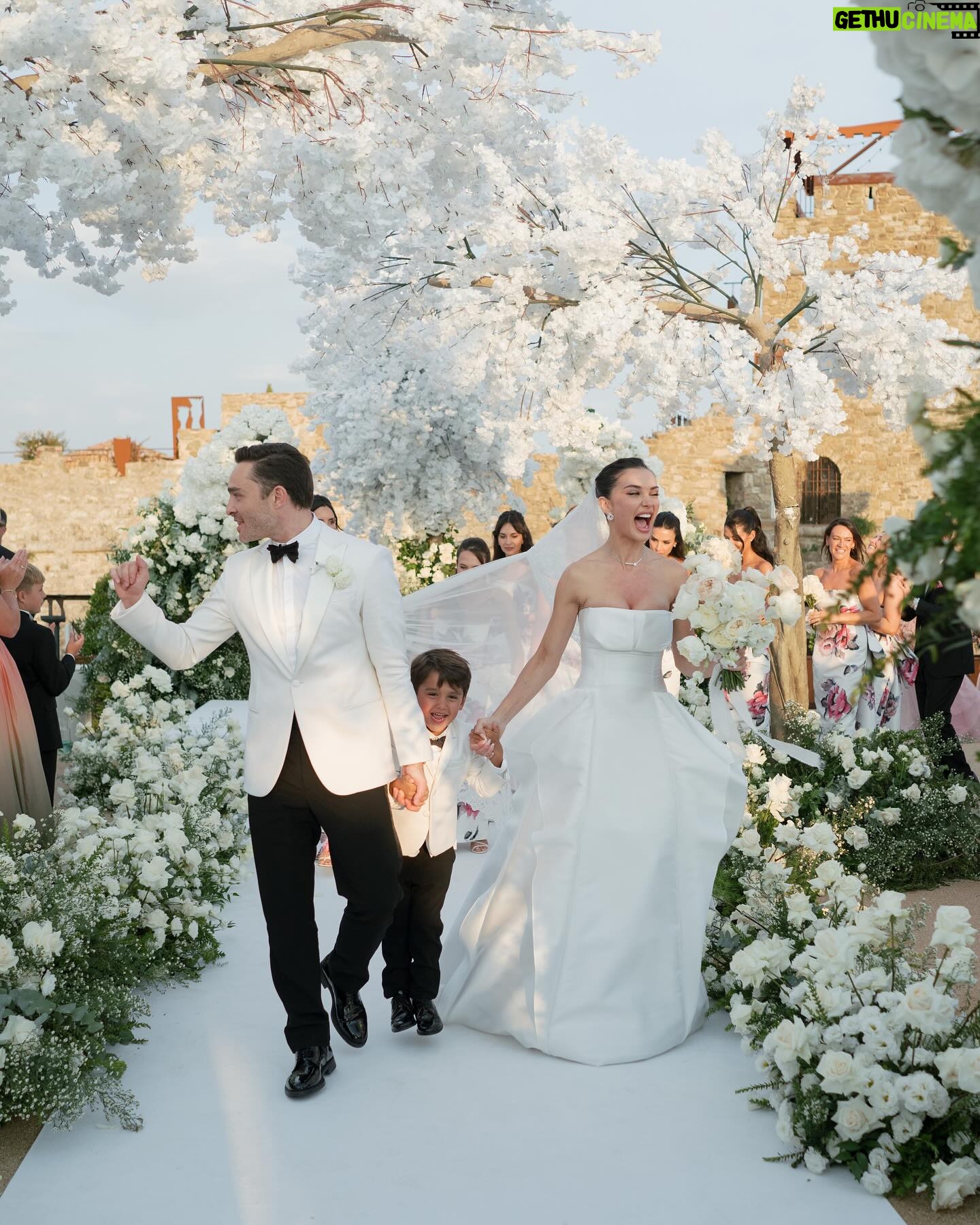 Amy Jackson - 1.9 Million Likes - With the sun setting behind us, surrounded by our dearest friends and family, we exchanged our vows in a moment we’ll cherish forever.
Our dream was to infuse the beauty of our English garden into our special day, and @theblondeflower_ made that vision come alive. The secret garden ceremony you crafted was nothing short of enchanting - it was pure magic.
📷 @corbingurkin