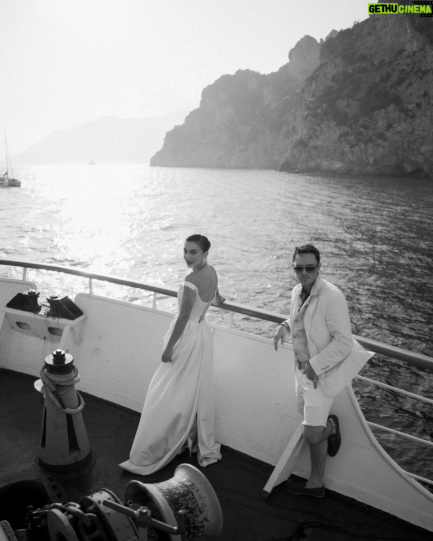 Amy Jackson - 1.4 Million Likes - Sailing into forever with you…
The first evening of our wedding celebration was a dream - Neapolitan street food and sushi by the epic Michelin Star chef Salavtore Lazzetta @rearrestaurant , never ending Spicy Margaritas, and dancing under the stars with our favourite people in the world.
📷 @corbingurkin