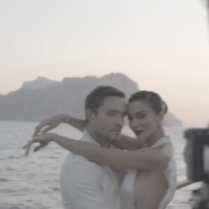 Amy Jackson Instagram - Sailing into forever with you…

The first evening of our wedding celebration was a dream - Neapolitan street food and sushi by the epic Michelin Star chef Salavtore Lazzetta @rearrestaurant , never ending Spicy Margaritas, and dancing under the stars with our favourite people in the world.

📷 @corbingurkin