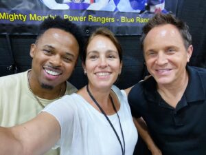 Amy Jo Johnson Instagram - Thank you @collect_a_con for a fabulous weekend with some fabulous people! @officialdavidyost @walterejones 🩷🖤💙 #powerrangers @primetimeappearances