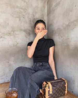 Amy Lo Instagram - “Say the word whiskey when you take picture so that you’ll have the perfect smiley face.” mum said.
Then I realised you can also say coffee, or LV.
@louisvuitton 
#LVsidetrunk