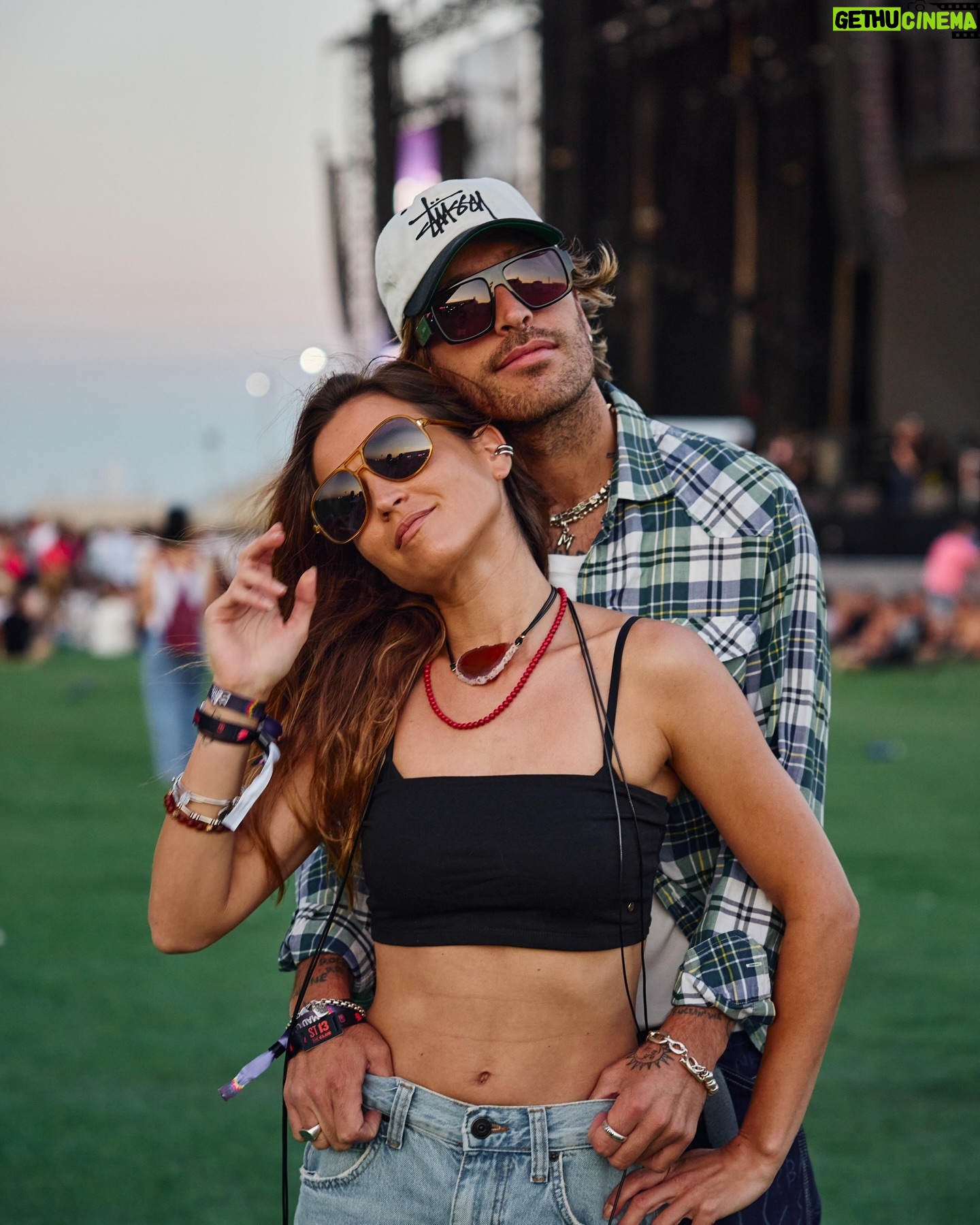 Ana Fernández - 30.5K Likes - Primer Festi del verano, como no, en Madrid @madcoolfestival
Gracias @polaroideyewear @gonzalismo 📸 @sergioacostaglez